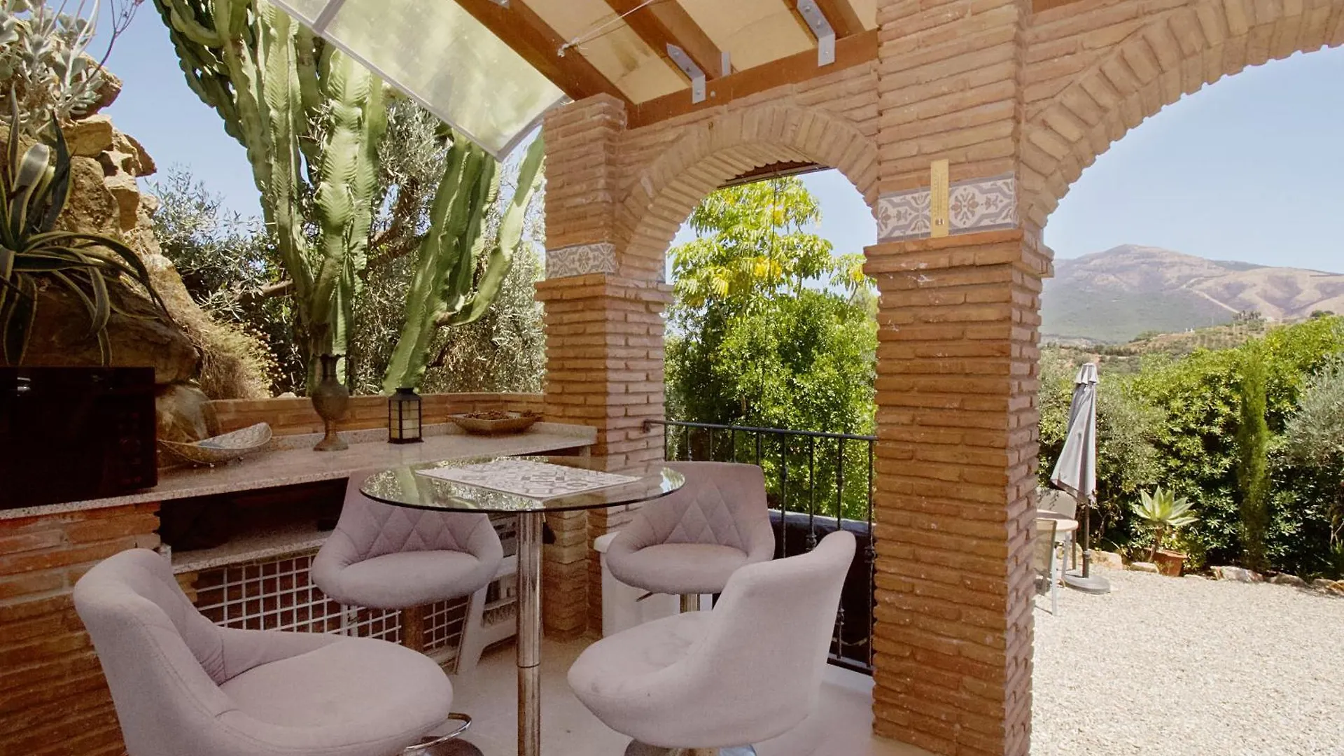 Daire Garden Apartment, Cortijo Fruitful Hills Coín