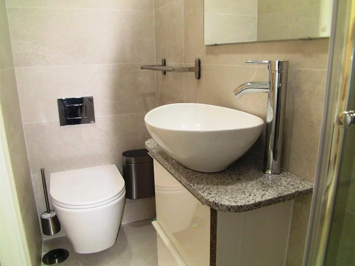 Garden Apartment, Cortijo Fruitful Hills Coín 0*,  İspanya
